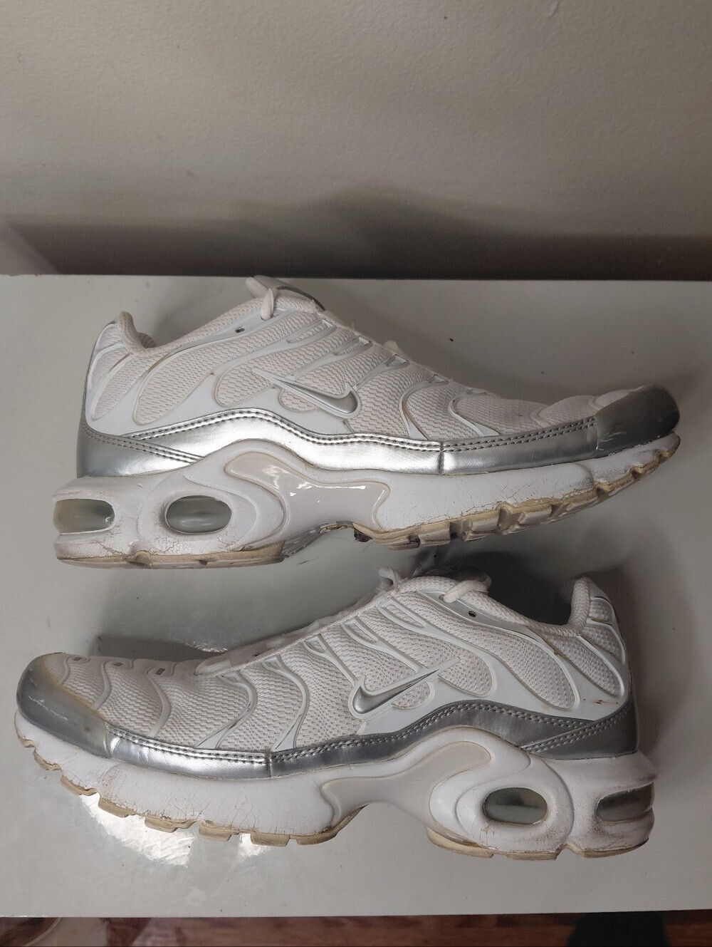Nike Air Max Plus Kids White and Silver Mesh Sneakers Size 6